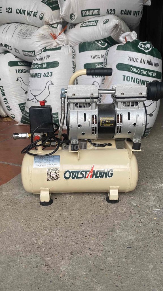 Máy nén khí OUTSTANDING OTS-550. Mua bán Đồ chuyên dụng, Giống nuôi trồng tại Huyện Mê Linh Hà Nội được đăng bởi Nguyễn Hiệp hình 1