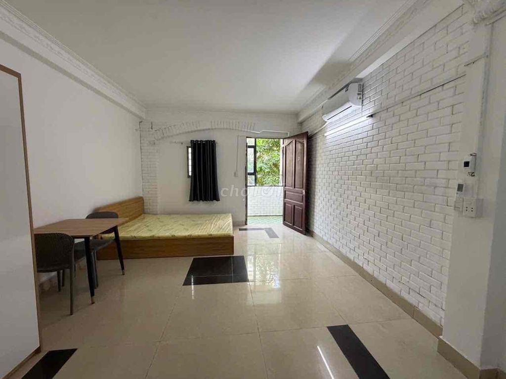 trống 1 phòng full nt - bancol 35m2 chỉ 4tr4