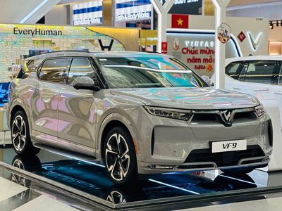 VinFast VF9 Plus Xám XE SẴN GIAO NGAY