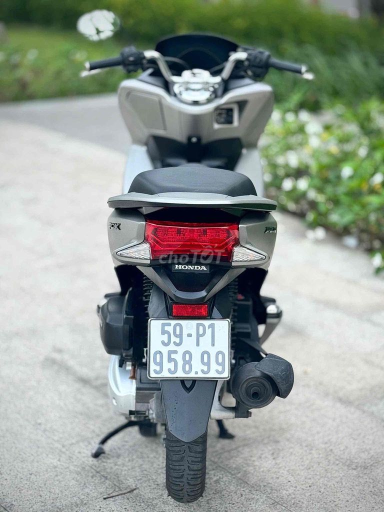 Pcx 2015 ( nậu xớ chỉ cần 17 ). Mua bán Xe máy tại Quận 8 Tp Hồ Chí Minh được đăng bởi Phạm Đức hình 9