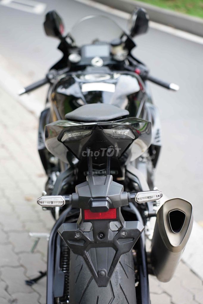 👦🏼🚦 HONDA CBR1000 RRR- FIREBLADE ODO 2K SIÊU LƯỚT. Mua bán Xe máy tại Thành phố Thủ Đức Tp Hồ Chí Minh được đăng bởi Thi Moto Thủ Đức hình 5