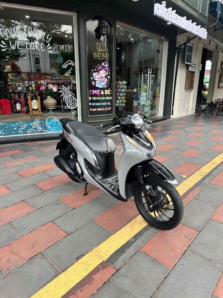 Honda SH Mode ABS 2021 серый, до 10 000 км