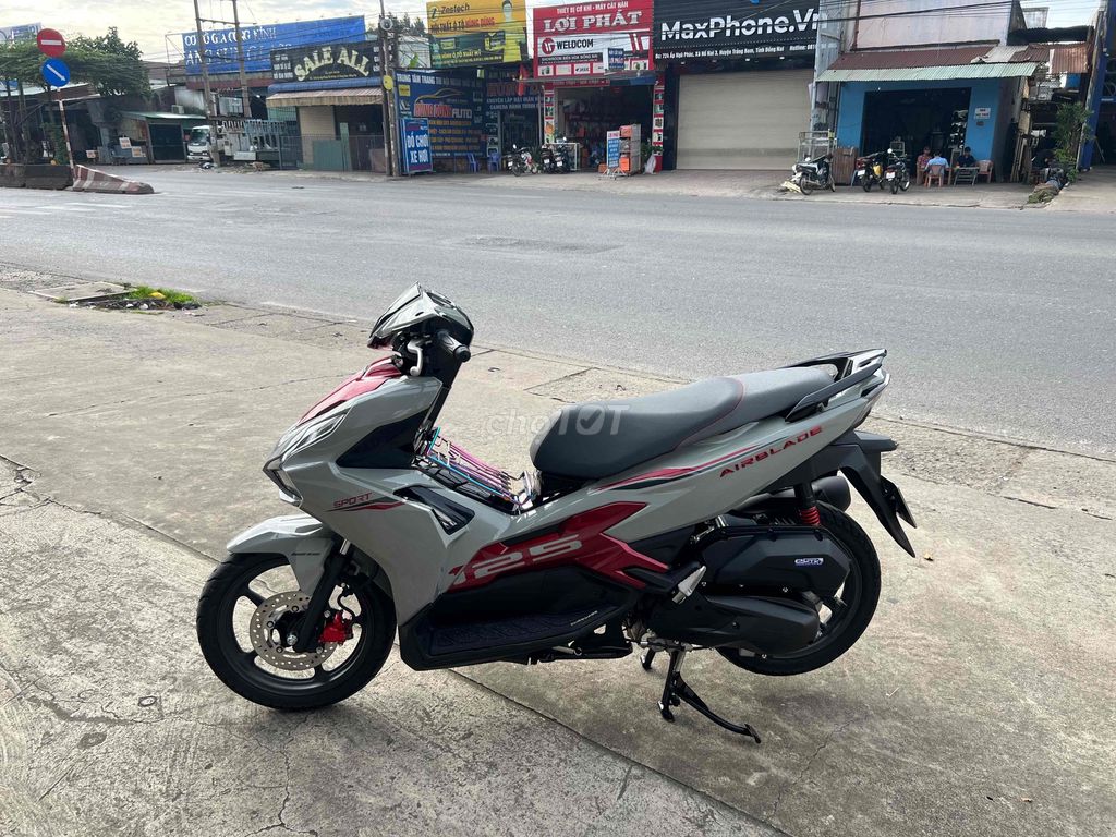 AB 4val 2025 3.900km chính chủ 60 có bán trả góp. Mua bán Xe máy tại Huyện Trảng Bom Đồng Nai được đăng bởi cửa hàng xe máy Trần Sơn  hình 5