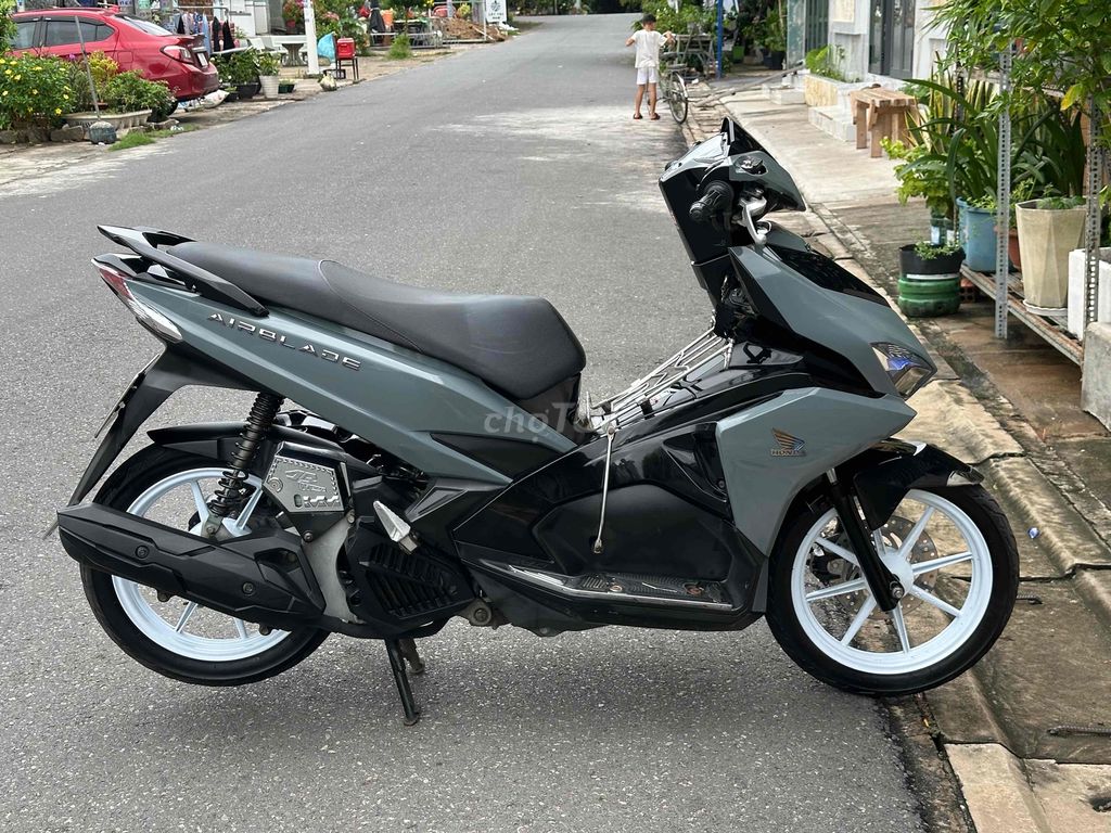 Air Blade. Mua bán Xe máy tại Huyện Đất Đỏ Bà Rịa - Vũng Tàu được đăng bởi Hùng hình 2