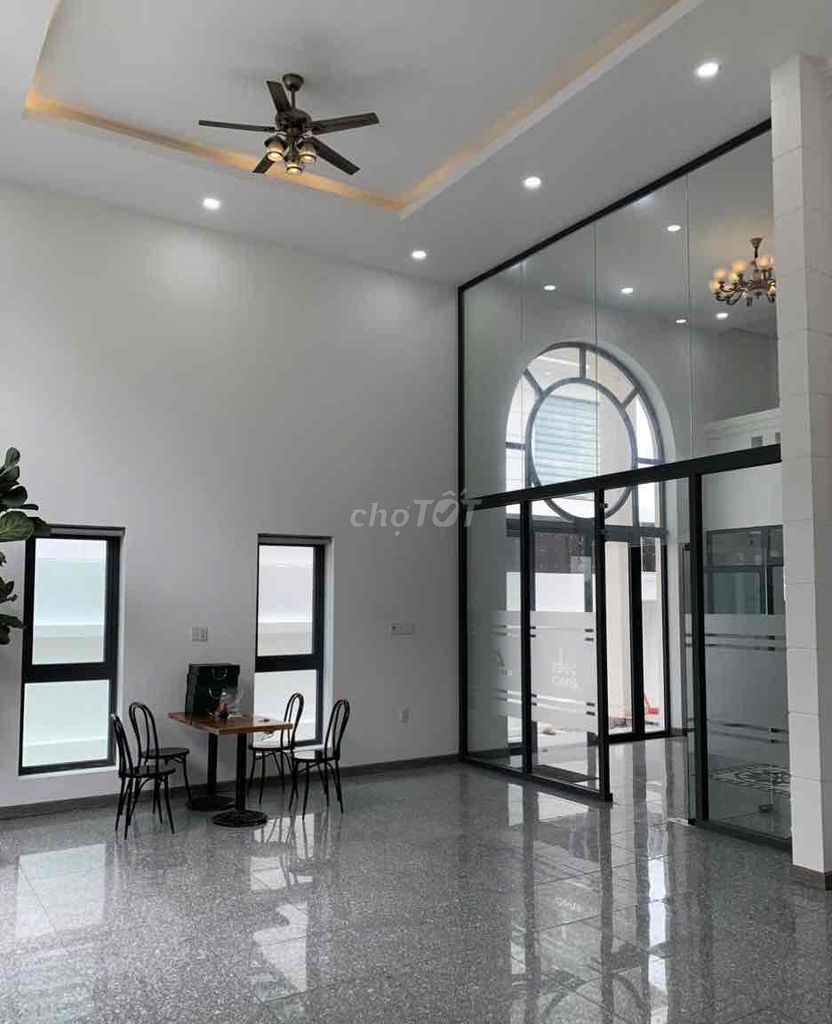 CHO THUÊ VĂN PHÒNG HIỆN ĐẠI 200M2, F.PHÚ TÂN