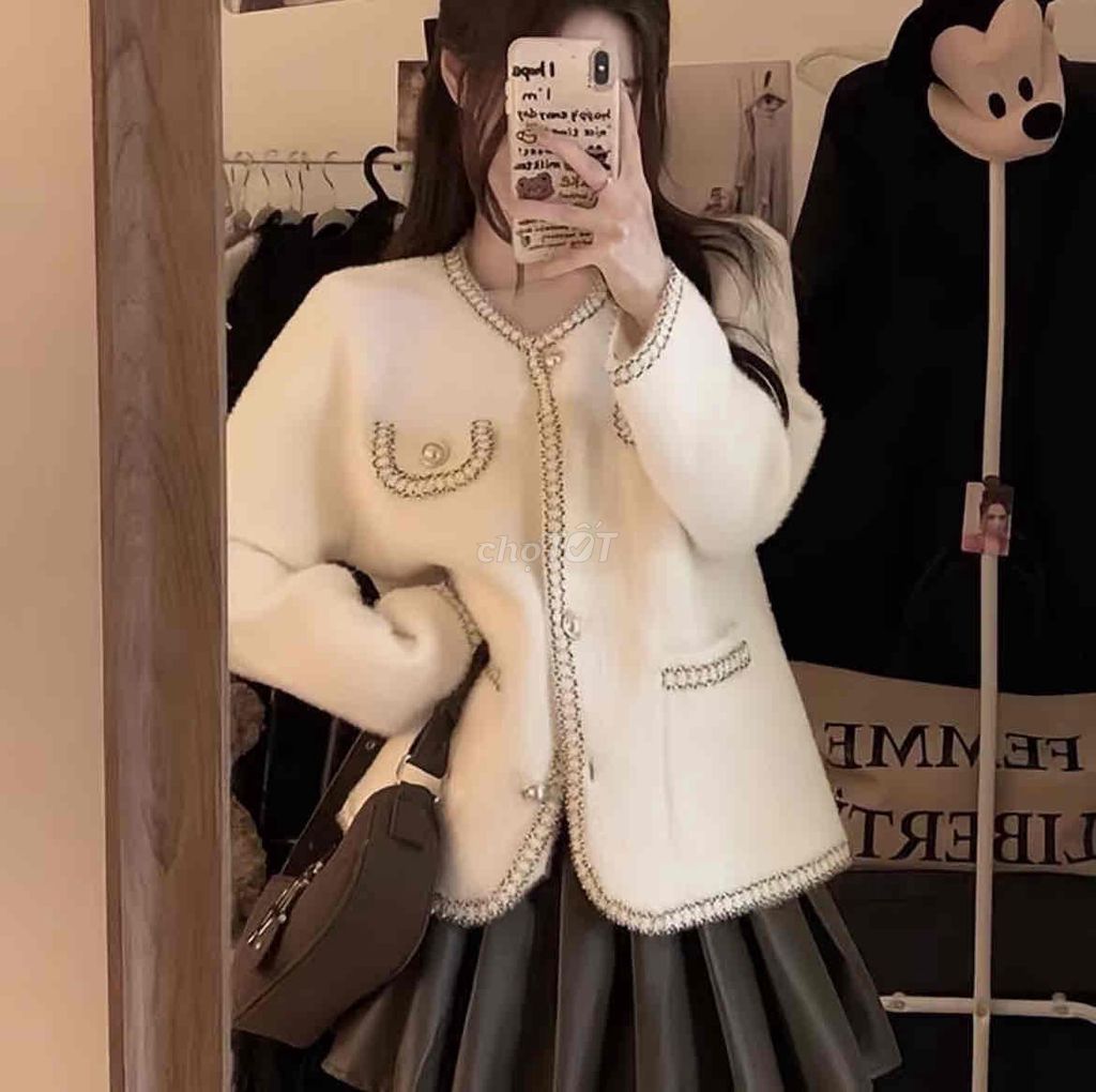 Áo khoác len nữ trắng. Mua bán Quần áo tại Quận Cầu Giấy Hà Nội được đăng bởi Nguyễn Dung hình 1