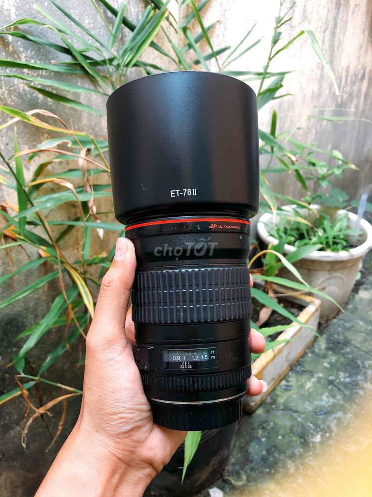 ống kính canon 135 F2 siêu chân dung