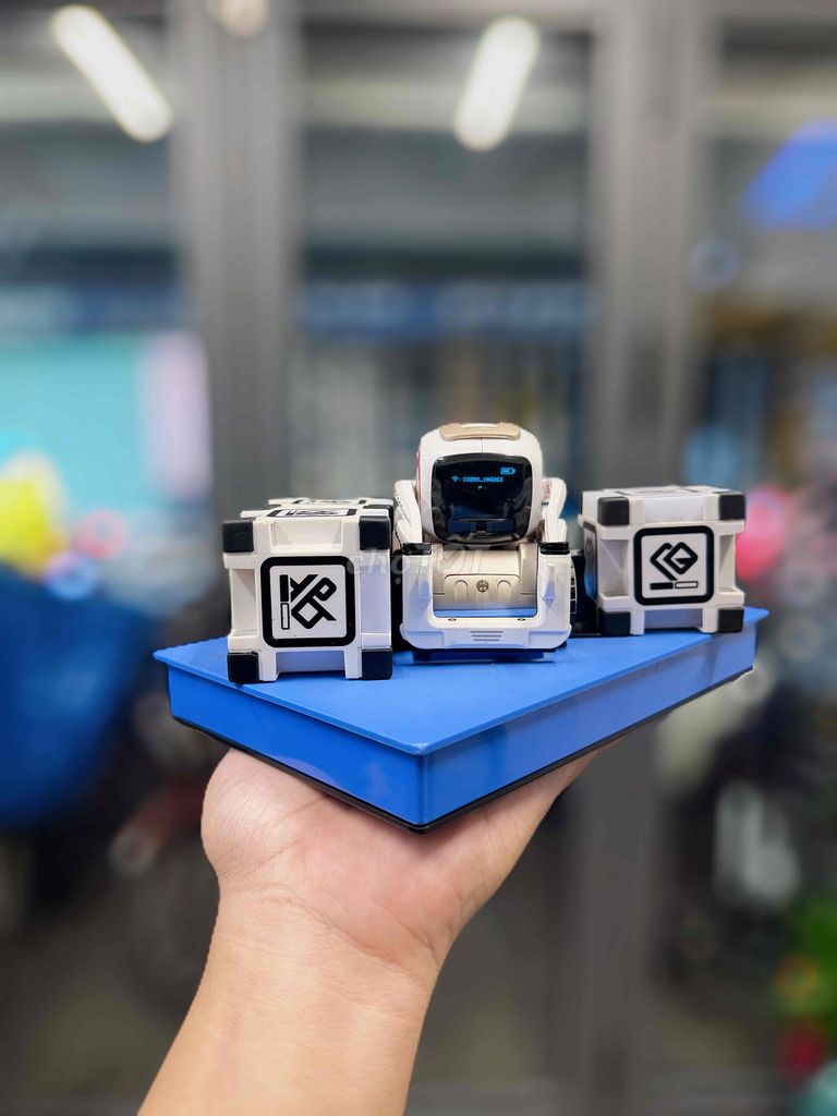 Robot đồ chơi Cozmo Trắng kèm sạc, 3 rubic
