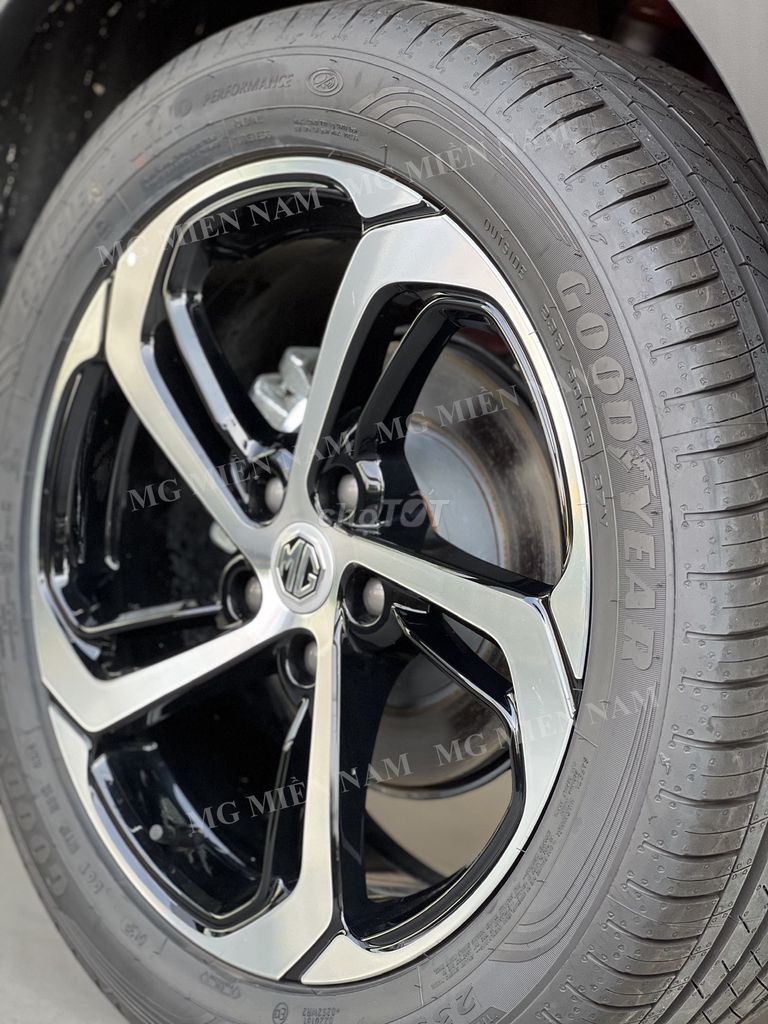 Mua MG HS LUX đỏ – Tặng ngay xe Vespa cực chất! 🛵. Mua bán Ô tô tại Quận Tân Phú Tp Hồ Chí Minh được đăng bởi Đặng Hoàng Nam hình 11