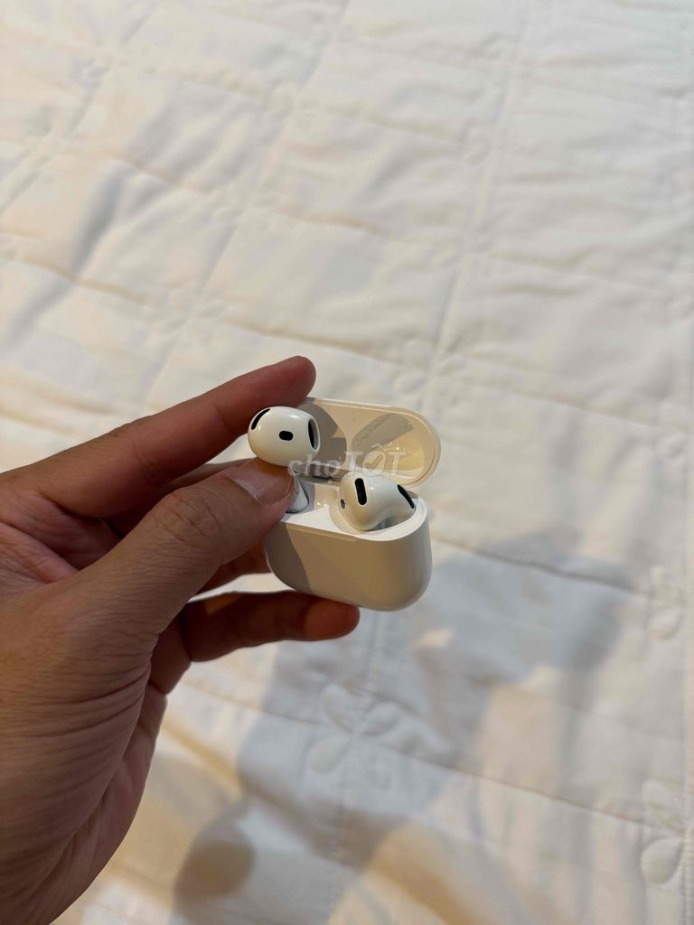 Tai nghe Airpod 4 body. Mua bán Tivi, Âm thanh tại Thành phố Buôn Ma Thuột Đắk Lắk được đăng bởi bin hình 1