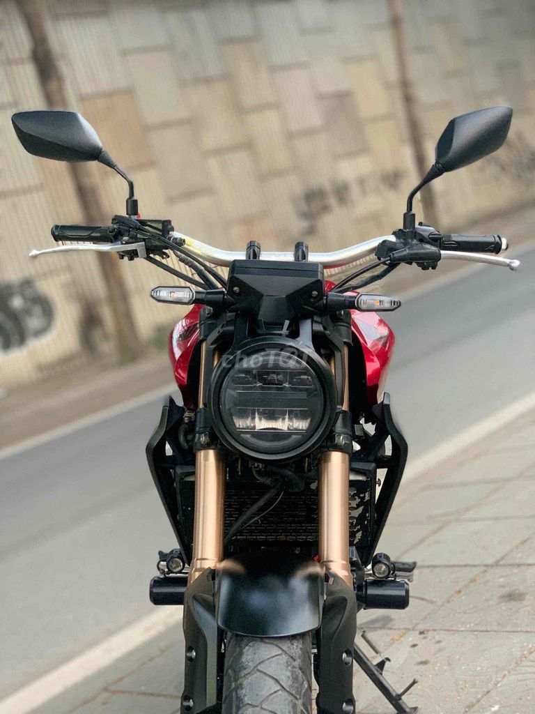 HONDA CB300R motor pkl xe lướt đẹp mới tinh bs 29. Mua bán Xe máy tại Quận Cầu Giấy Hà Nội được đăng bởi Tong motor xe may hình 3