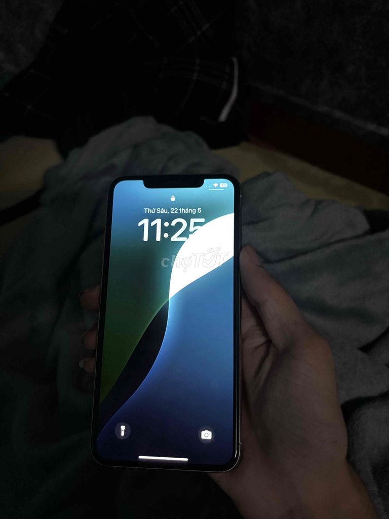 Apple iPhone 11 Pro 256GB Bạc LL/A. Mua bán Điện thoại tại Quận 4 Tp Hồ Chí Minh được đăng bởi hoàng lê hình 1