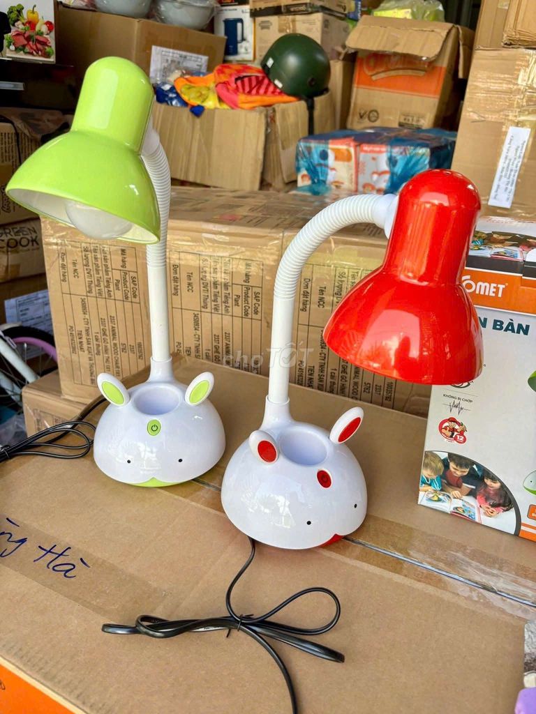 Đèn học Comet chống cận. Mua bán Đèn tại Quận Liên Chiểu Đà Nẵng được đăng bởi Nguyễn Văn Trường hình 1