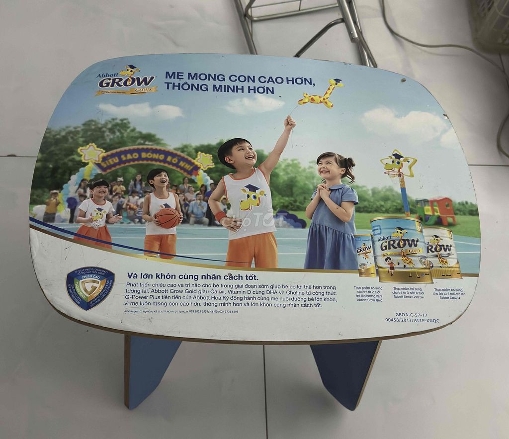 Bàn học gỗ và kệ đựng bình nước 20L. Mua bán Tủ, kệ gia đình tại Thị xã Bến Cát Bình Dương được đăng bởi Nguyễn Tuấn Duy hình 1