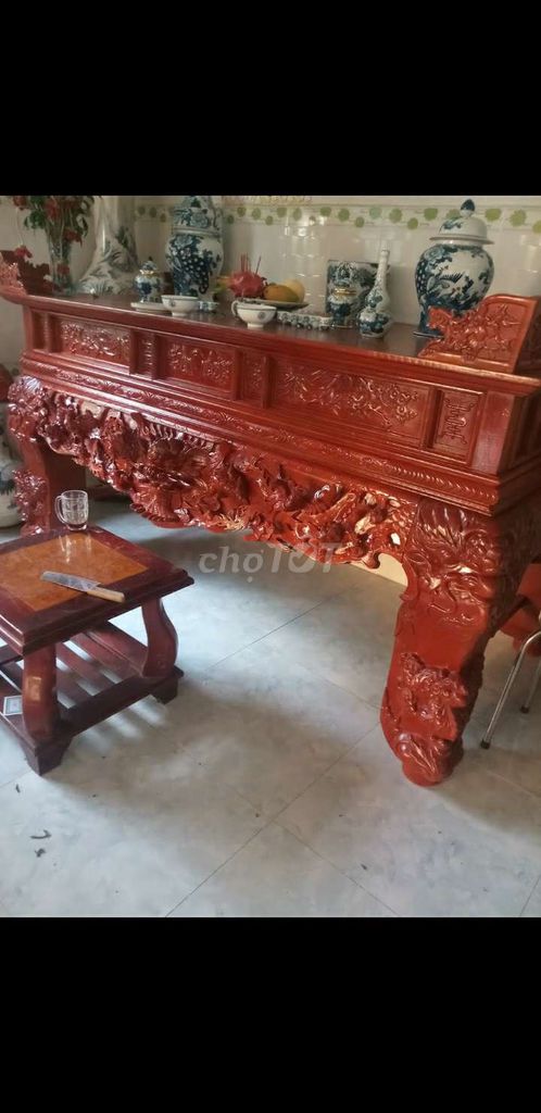 Bàn thờ Gỗ Nâu đỏ Truyền thống chạm khắc. Mua bán Nội thất, đồ gia dụng khác tại Huyện Chợ Lách Bến Tre được đăng bởi Trần Hiếu Nghĩa hình 1