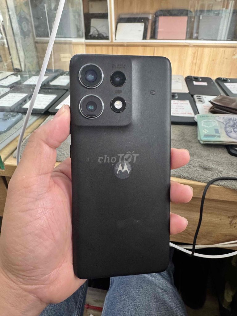 Motorola Edge 50s Pro 256GB Đen Snapdragon 7 Gen 3. Mua bán Điện thoại tại Quận Đống Đa Hà Nội được đăng bởi Lê Khuyến hình 1
