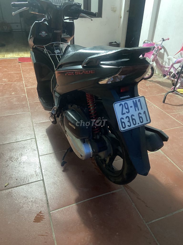 Honda Air Blade 2018 Đen. Mua bán Xe máy tại Huyện Chương Mỹ Hà Nội được đăng bởi Đỗ Bá Thanh hình 1