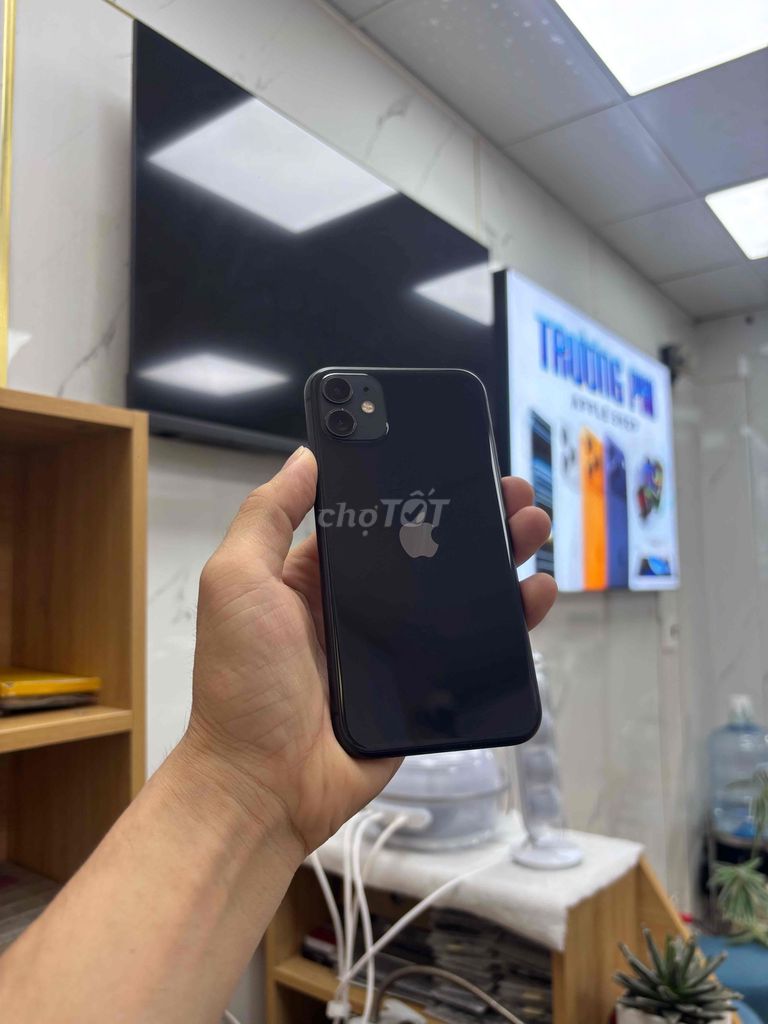 Apple iPhone 11 64GB Đen. Mua bán Điện thoại tại Quận Sơn Trà Đà Nẵng được đăng bởi Diễm Diễm hình 1