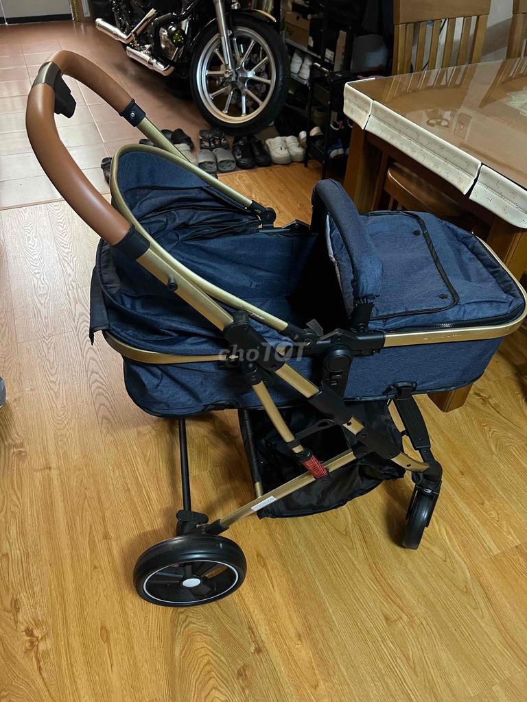 Xe đẩy em bé Gấp gọn. Mua bán Mẹ và bé tại Quận Phú Nhuận Tp Hồ Chí Minh được đăng bởi Nguyễn Phạm Thiên Tú hình 1