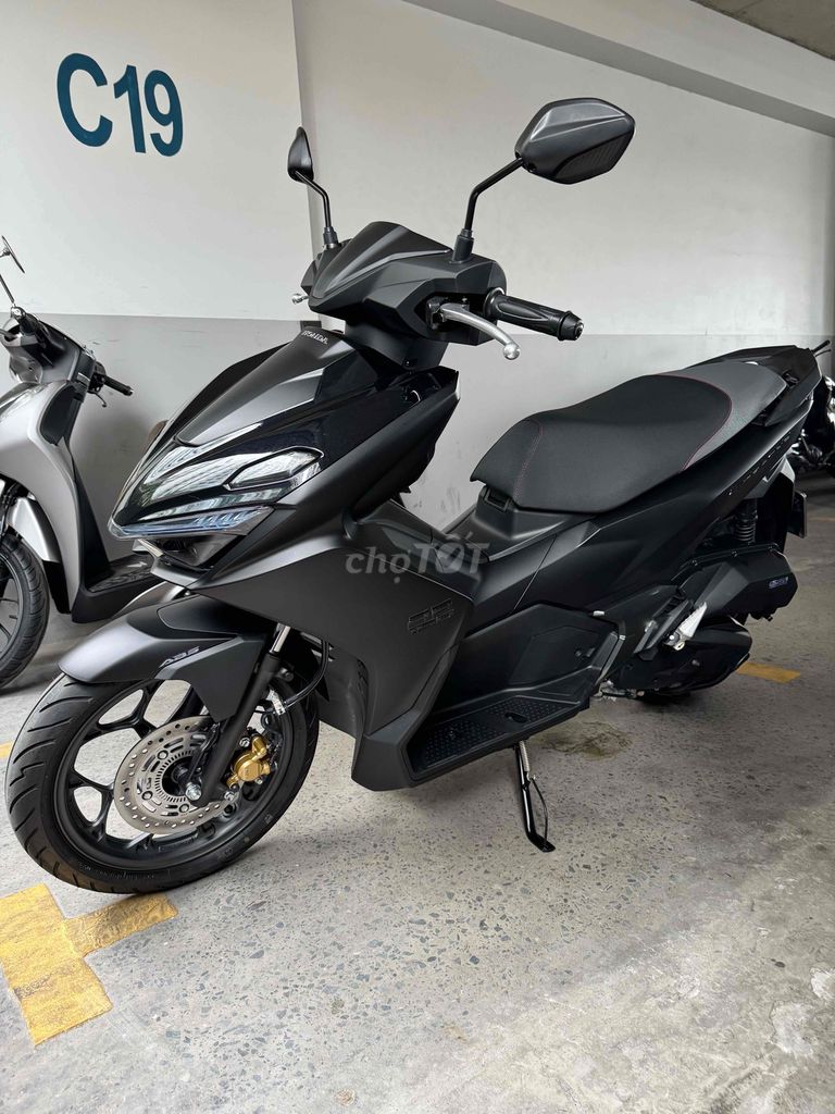 Air Blade 160 ABS, 08/2026, матовый черный, номера Хошимина, от собственника