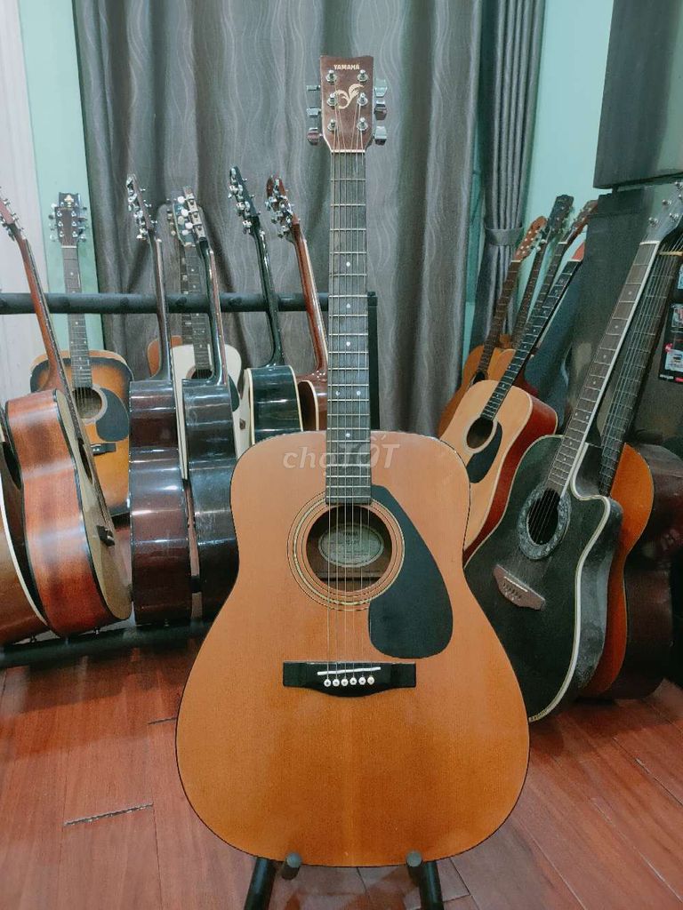 GUITAR Acoustic YAMAHA FG401