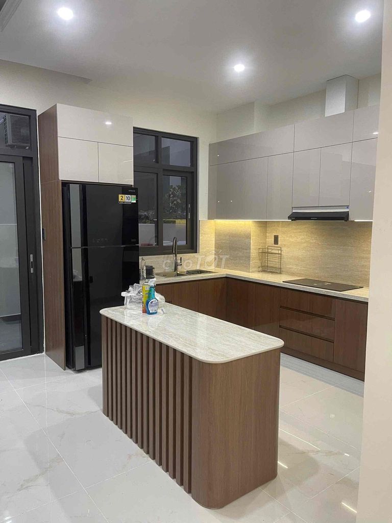 CHO THUÊ NHÀ BIỆT THỰ TẠI SYCAMORE CĂN GÓC FULL NT
