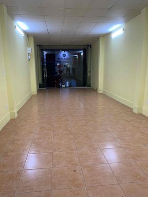 Rent · 3 bd · 200 м² · Quận 11, ул. Đường Ông Ích Khiêm