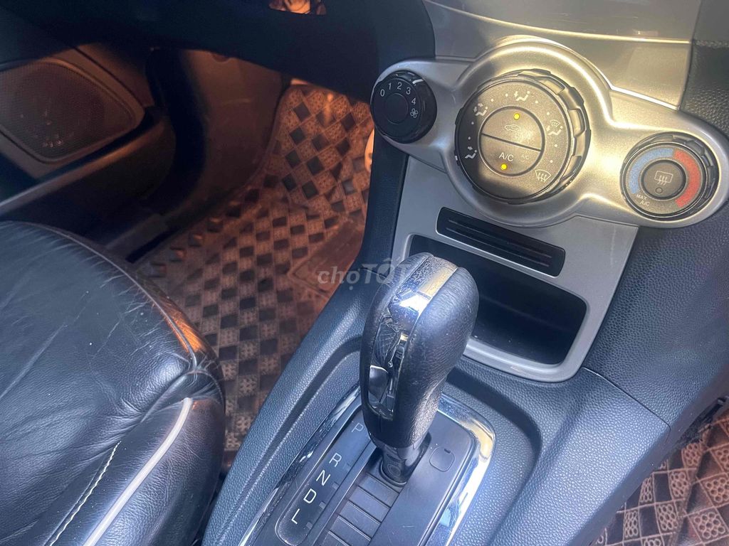 Ford Fiesta 2011 1.6 AT Hatchback - 95000 km. Mua bán Ô tô tại Quận Thốt Nốt Cần Thơ được đăng bởi aha hình 12
