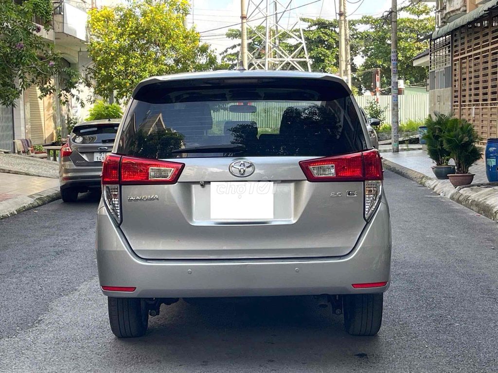 Toyota Innova 2019 Механика Серебристый 90000 км