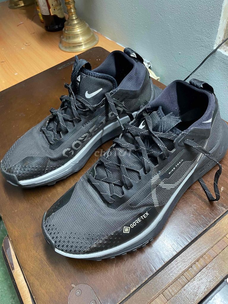 Giày chạy bộ Nike-size 42