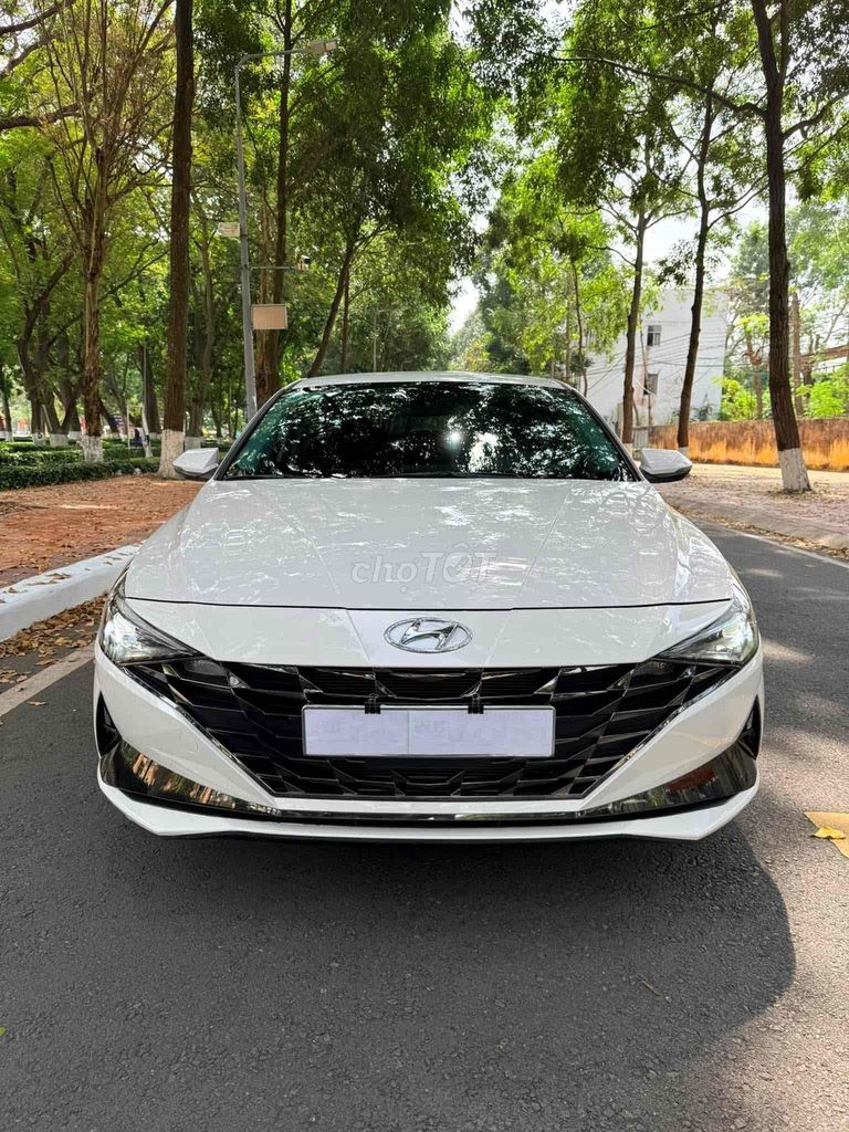 Hyundai Elantra 2023 1.6 AT Đặc biệt - 10000 km