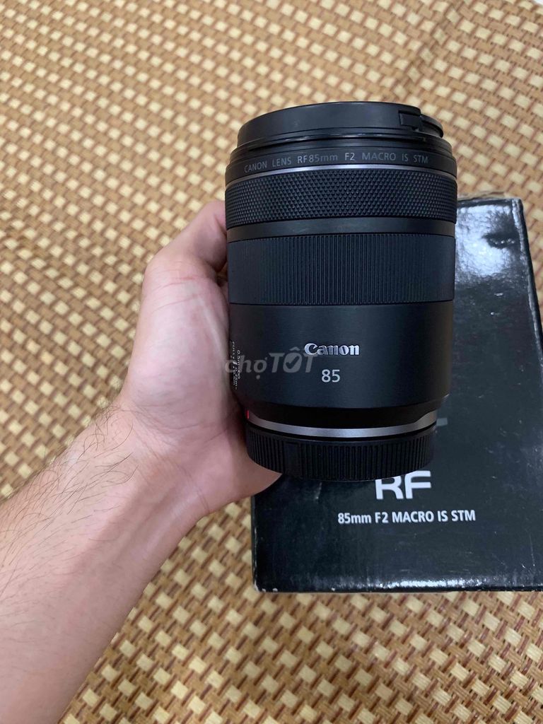 Lens Canon RF 85 F2 Macro