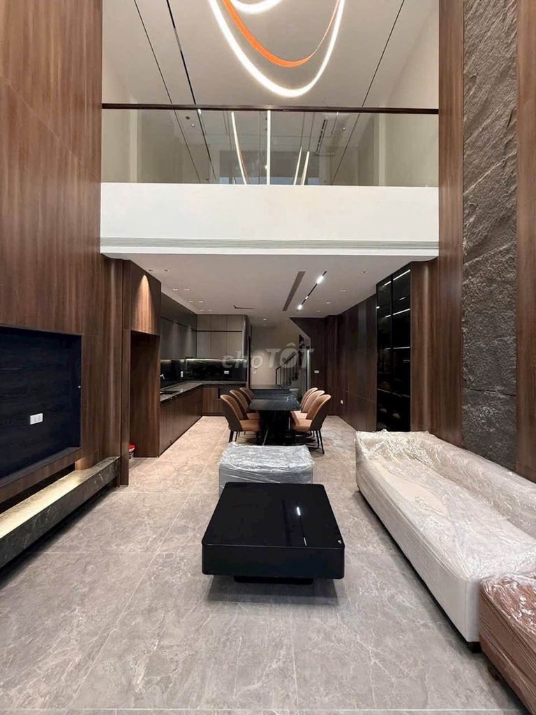 Дом 56 м² х 7 этажей с лифтом и мебелью в Нгок Туи, 14 млрд