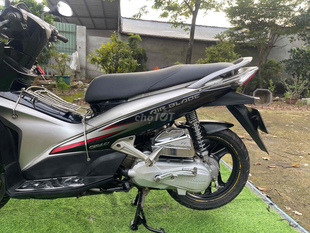 cần bán air blade. Mua bán Xe máy tại Thị xã Phú Mỹ Bà Rịa - Vũng Tàu được đăng bởi Lê  Thanh Hải  hình 5
