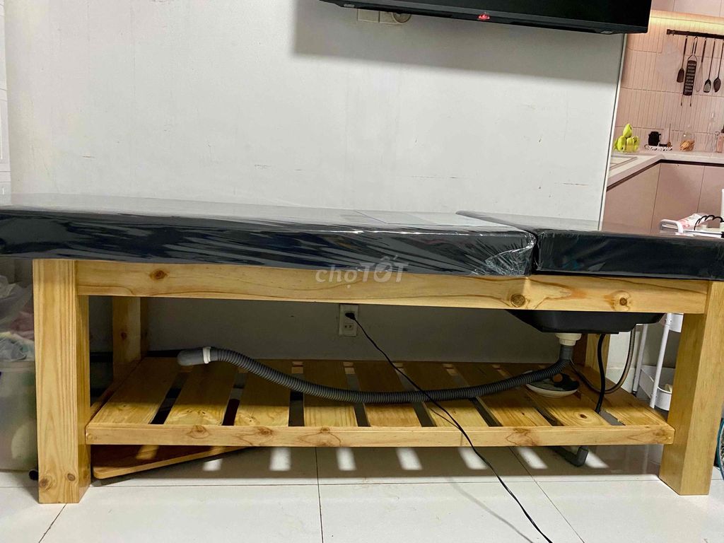 Giường gội Gỗ nệm Đen gỗ Mới tinh. Mua bán Đồ chuyên dụng, Giống nuôi trồng tại Quận Bình Thạnh Tp Hồ Chí Minh được đăng bởi Hanh Le hình 1