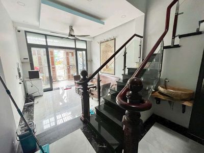 Аренда · 4 комн. · 64 м² · Quận 7, ул. Đường Số