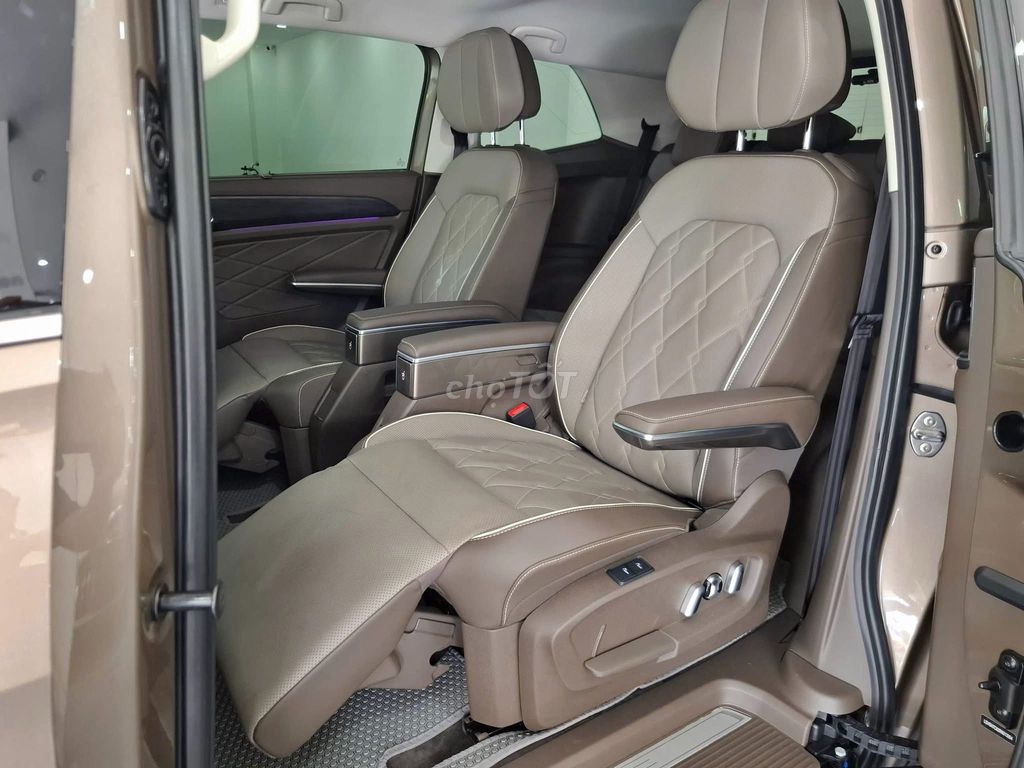 Volkswagen Viloran Luxury sx 2024 - 29000 km. Mua bán Ô tô tại Quận Tân Phú Tp Hồ Chí Minh được đăng bởi Phước Nguyễn hình 6