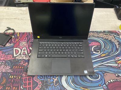 DELL XPS 15 9570 i7/16G/512G/15.6 FHD