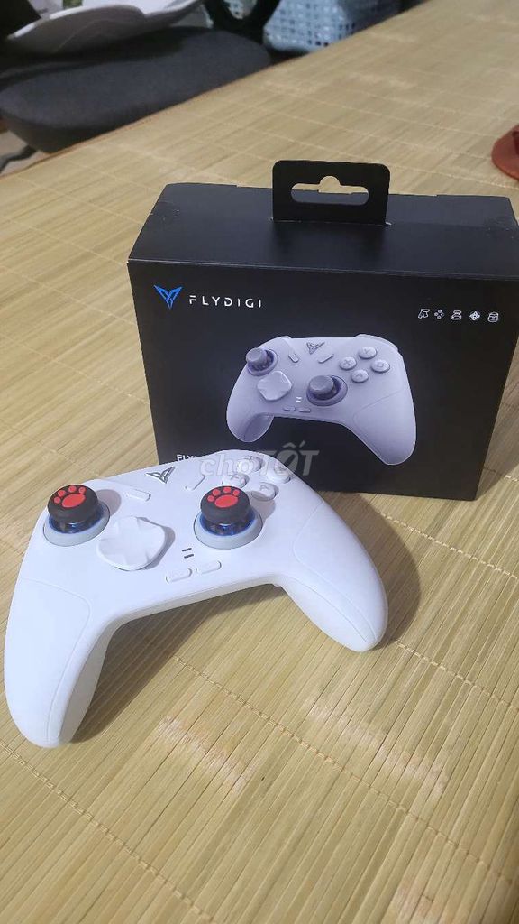 Tay cầm chơi game Flydigi Direwolf 4 Trắng. Mua bán Thiết bị chơi game tại Huyện Đông Anh Hà Nội được đăng bởi Mai Cao hình 1