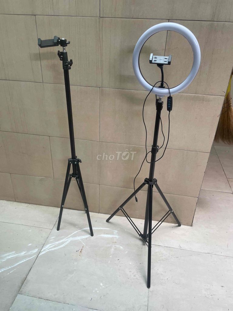 Đèn livestream Đen. Mua bán Đèn tại Quận Bình Thạnh Tp Hồ Chí Minh được đăng bởi NGUYỄN VĂN HÀO hình 1