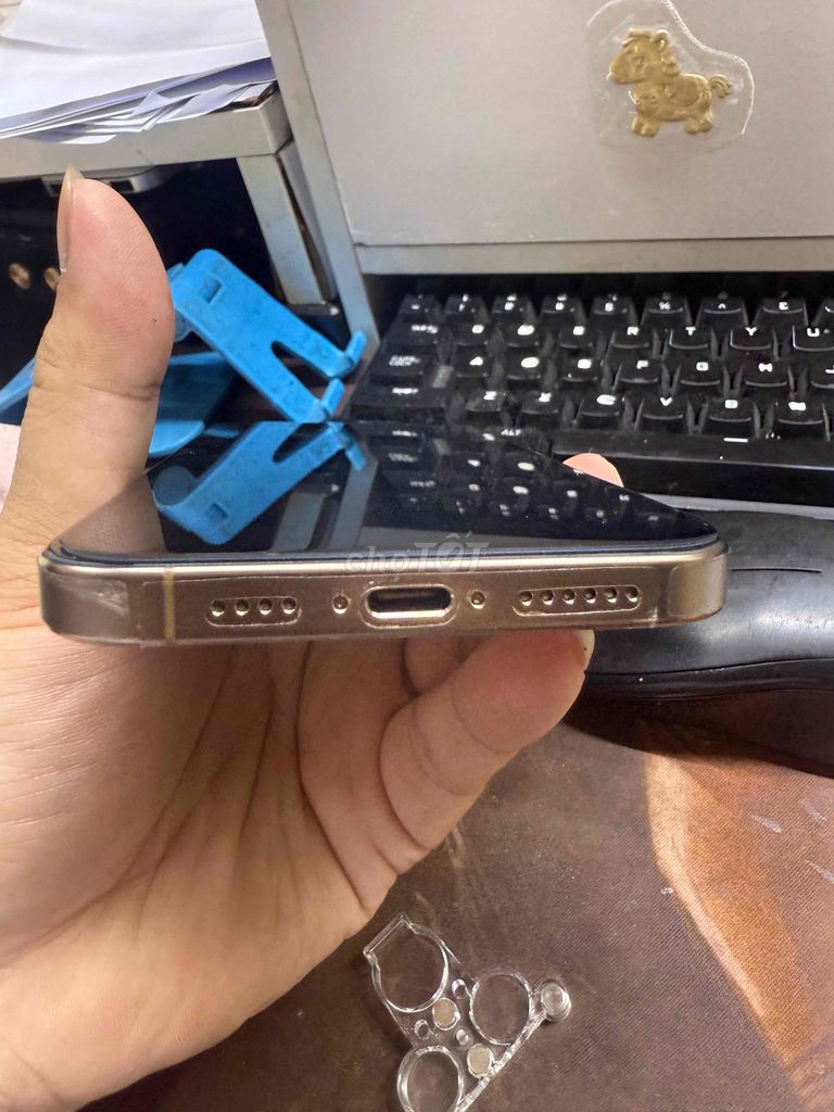 Apple iPhone 16 Pro Max 256GB Vàng. Mua bán Điện thoại tại Quận 6 Tp Hồ Chí Minh được đăng bởi lôi thanh lộc hình 1