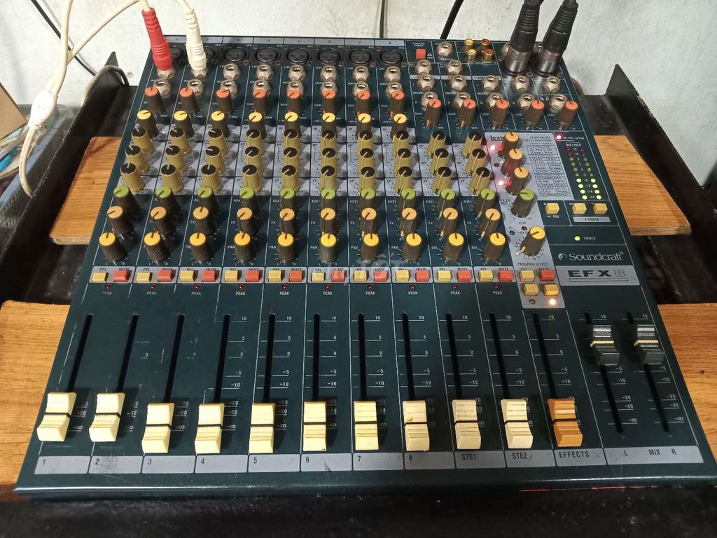 Mixer soundcraft EFX8 thương hiệu Canada