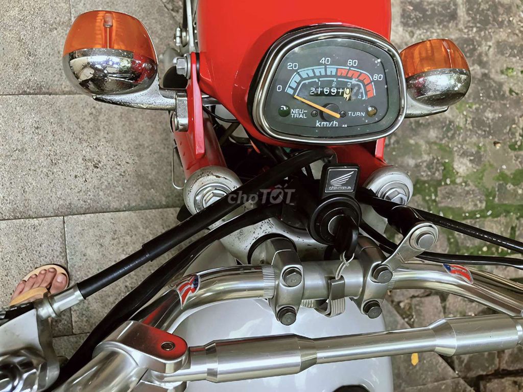 Honda SS50 CL68 красно-серебристая, Япония