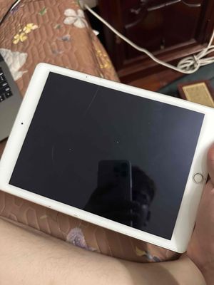 Cần Bán Ipad Air 2 LTE. Mua bán Máy tính bảng tại Quận Long Biên Hà Nội được đăng bởi Pham Hiẻn