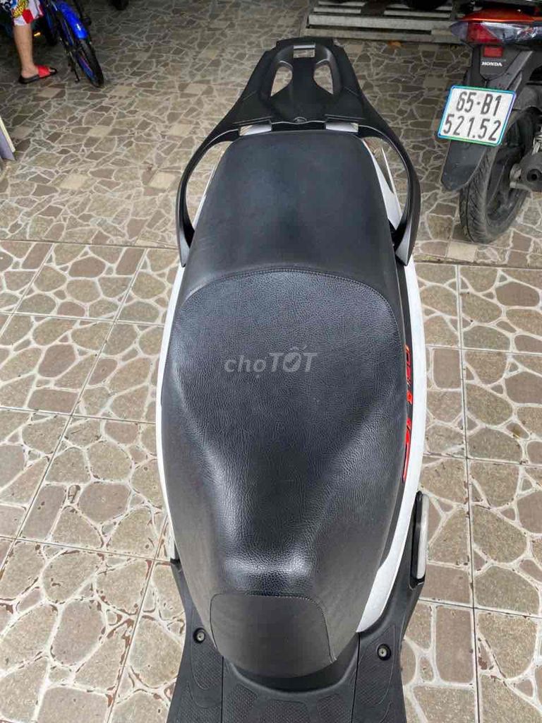 sh 150 mẫu Ý đời 2011 trắng đen. Mua bán Xe máy tại Quận Bình Thuỷ Cần Thơ được đăng bởi vũ hình 16