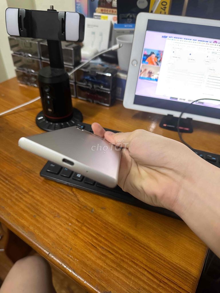 Sony XZ1 cần bán có fix nhẹ. Mua bán Điện thoại tại Huyện Thanh Trì Hà Nội được đăng bởi Chiến Trịnh hình 1