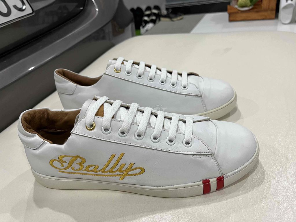 BALLY da đế bằng, size 42, mới 90%.