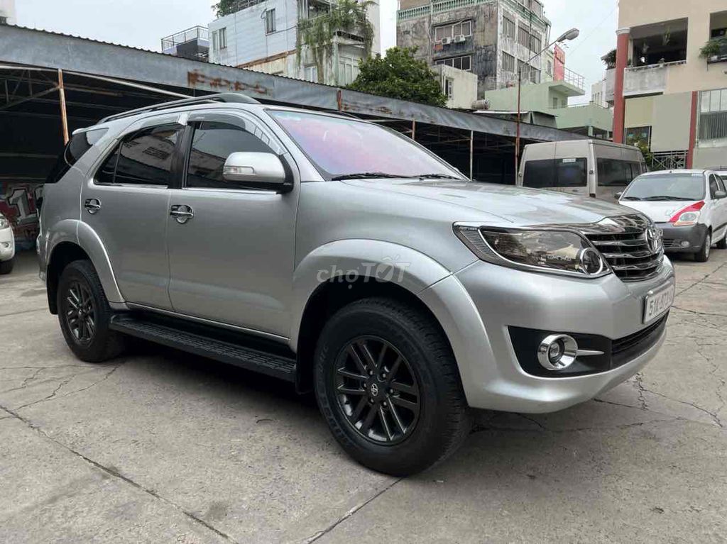 Toyota Fortuner 2015 2.7V 4x2 - 75000 km