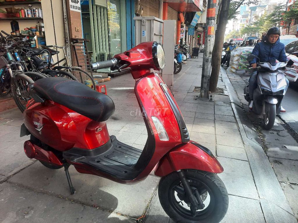 Xe  điện Vespa nhập khẩu màu Đỏ đủ biển và đk. Mua bán Xe điện tại Quận Đống Đa Hà Nội được đăng bởi Luuducthang hình 4