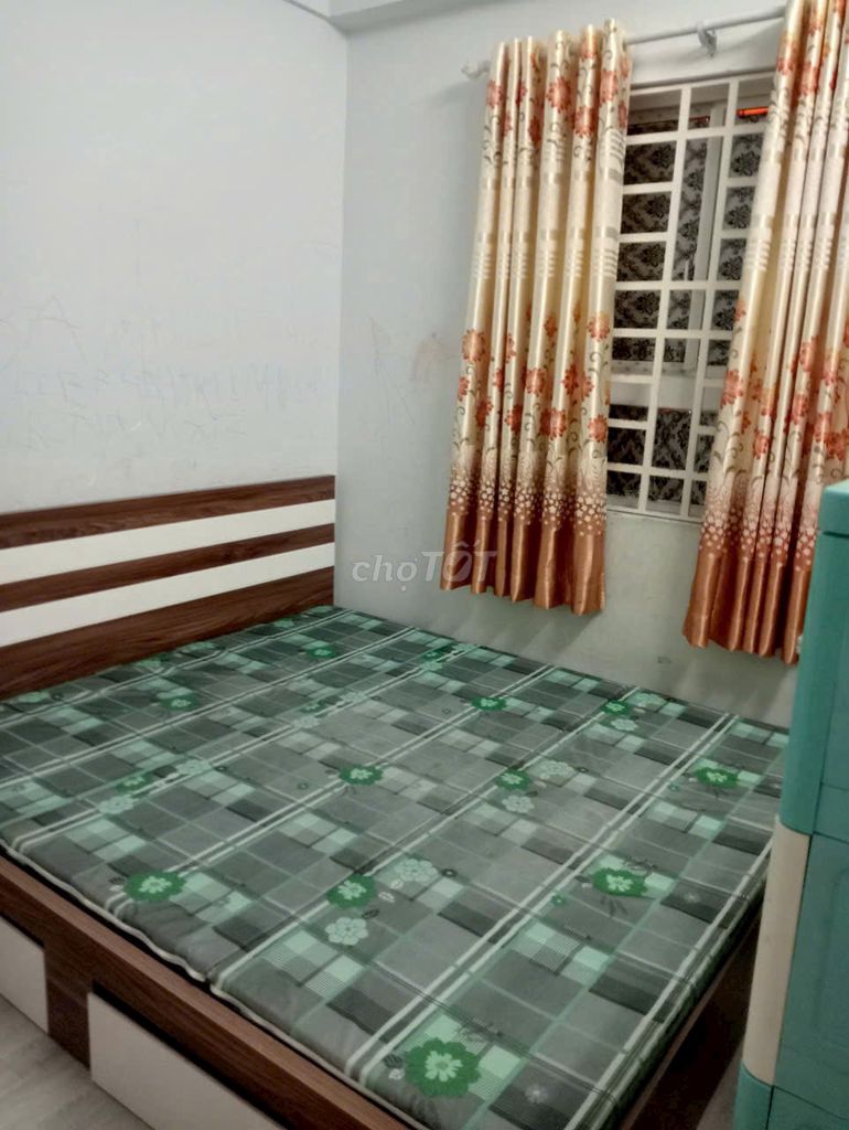 Cho thuê CH 54m2 2PN 2WC có ban công full nội thất chỉ 4,5tr HQC Plaza